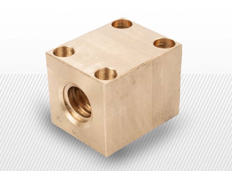 Kockasta matica sa rupama QBF